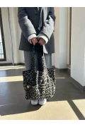کیف دوشی بزرگ چند جیبی با طرح پلنگی