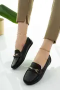 کفش روزمره زنانه مشکی با بند زنجیری و زیره راحت و سبک