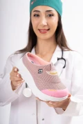 کفش راحتی زنانه با کفی طبی و مشبک مدل SS001-0278 پودری