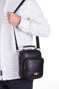 کیف دوشی و دستی مردانه مشکی از چرم وگان با محفظه تلفن (سایز بزرگ)
