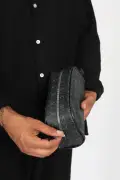 کیف دستی و کلاچ ضد آب با طرح مشکی برای استفاده مشترک