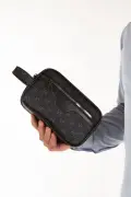 کیف پورتفوی مشکی وگان چرم با طرح مردانه - کیف تراش/مکیاژ و دستی (روزمره، سفر)