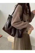 کیف زنانه دوشی و دستی مدل نرم قهوه‌ای روشن