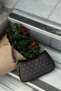 کیف فرمی مونوگرام و کیف دوشی قهوه‌ای