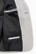 کت بلیزر مردانه مشکی با رگه‌های خاکستری – دارای جیب‌های پاکتی، دو چاک، پارچه بافت دار پریمیوم و فیت اسلیم