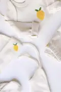 ست ۵ تکه نوزاد با آستین بلند و گلدوزی لیمویی (۰-۳ ماه)