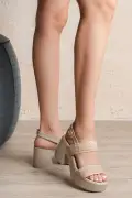سندل پاشنه بلند حصیری زنانه نینا به رنگ بژ