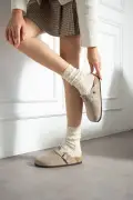 صندل آناتومیک چرم طبیعی با زیره فومی توپه سوئدی
