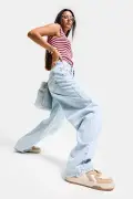 شلوار جین زنانه مدل بالون فیت با طراحی خاص و گلدوزی