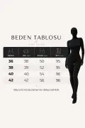 شلوار جین بویفرند فیت با شستشوی برف‌دار زنانه