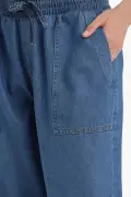 شلوار جین یقه بلند نرم و کاروت فیت با کمر بلند %100 پنبه