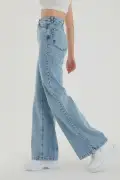 شلوار جین دمپا گشاد با کمر بلند و شستشوی برفی به رنگ آبی روشن زنانه
