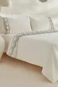 ست روتختی دو نفره گلدوزی شده اوروین سفید
