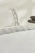 ست روتختی دو نفره گلدوزی شده اوروین سفید