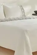 ست روتختی دو نفره گلدوزی شده اوروین سفید