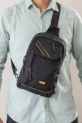 کیف دوشی و کوله‌ای مشکی ضد آب با ابعاد 18x30 سانتی‌متر