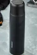 ترموس دو جداره استیل ضد زنگ 750 میلی لیتر سیاه (چای قهوه پیک نیک کمپینگ فضای باز دفتر هتل کافه مدرسه)