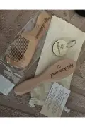 ست ۲ تایی برس نوزاد و شانه چوبی دسته‌دار (هدیه: کیسه و جاکلیدی)