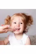 دندان‌گیر سیلیکونی انگشتی برای نوزاد و سگ و گربه و تمیزکننده زبان و مسواک