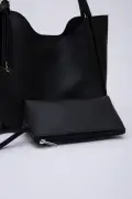 کیف دستی و دوشی زنانه با کیف آرایشی و جیب چسبی از چرم مصنوعی مدل Siyah Shk108