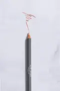 مداد کرمی چشم و لب با اثر روشن کنندگی - استفاده آسان - خط چشم کرمی