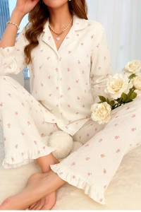 ست پیژامه زنانه دکمه‌دار با آستین بلند و طرح گلدار