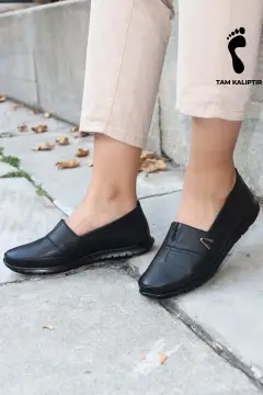 کفش روزمره زنانه چرم طبیعی مشکی بدون بند FAST STEP