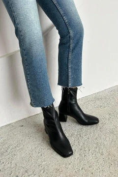 بوت پاشنه‌دار متوسط با مچ استرچ زنانه سیاه