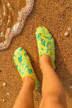 پاپوش دریایی و استخر با زیره ضد لغزش و مقاوم در برابر پارگی