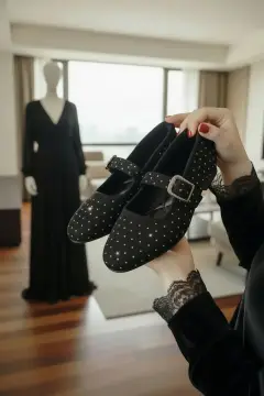 کفش زنانه بابت داخل و خارج اداری روزمره