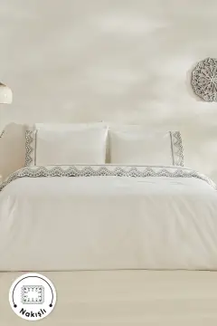 ست روتختی دو نفره گلدوزی شده اوروین سفید