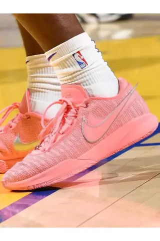 کفش بسکتبال مردانه LeBron 20 'Pink Diamond' مدل DJ5423-600 (آبی ورزشی)