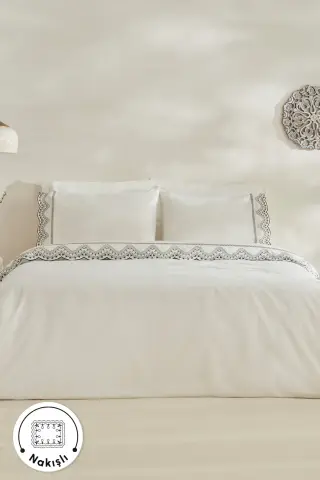 ست روتختی دو نفره گلدوزی شده اوروین سفید