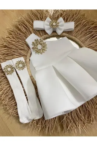 ست ۳ تکه لباس دخترانه با طرح بابونه شامل لباس، جوراب و بندانا