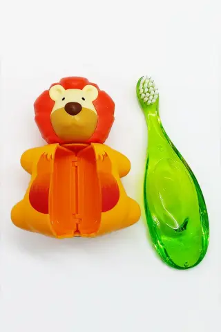 ست مسواک و محفظه بهداشتی Rocs Baby 0-3 سال - با طرح شیر