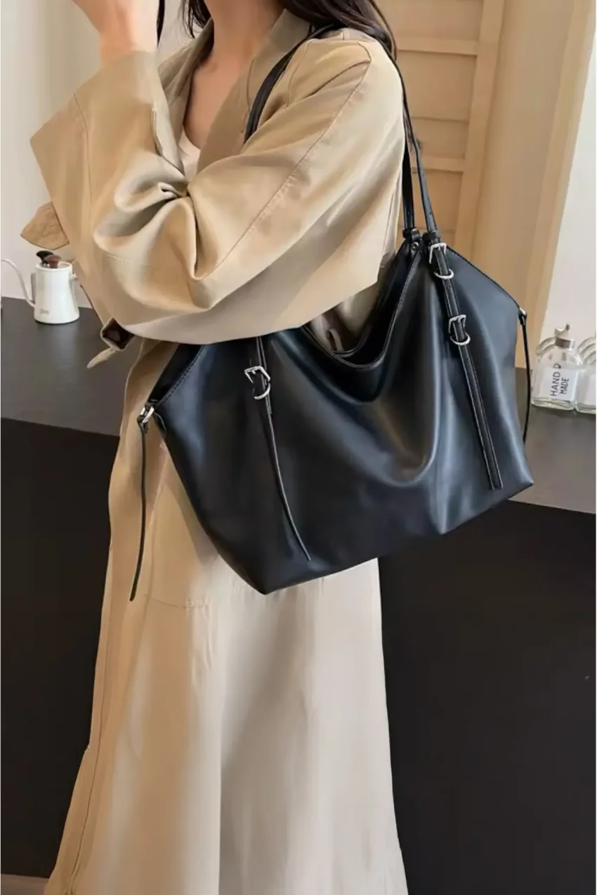 کیف دستی و دوشی زنانه مشکی از چرم مصنوعی