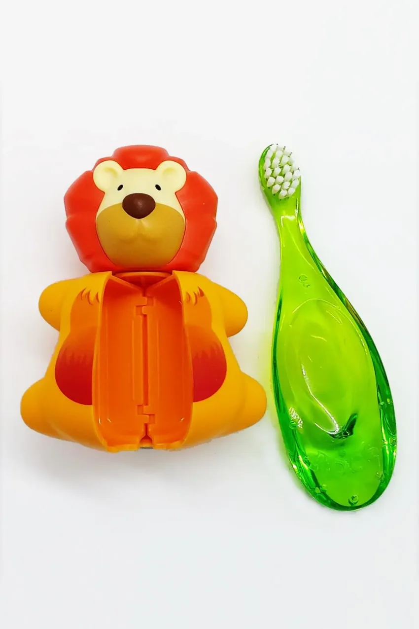 ست مسواک و محفظه بهداشتی Rocs Baby 0-3 سال - با طرح شیر